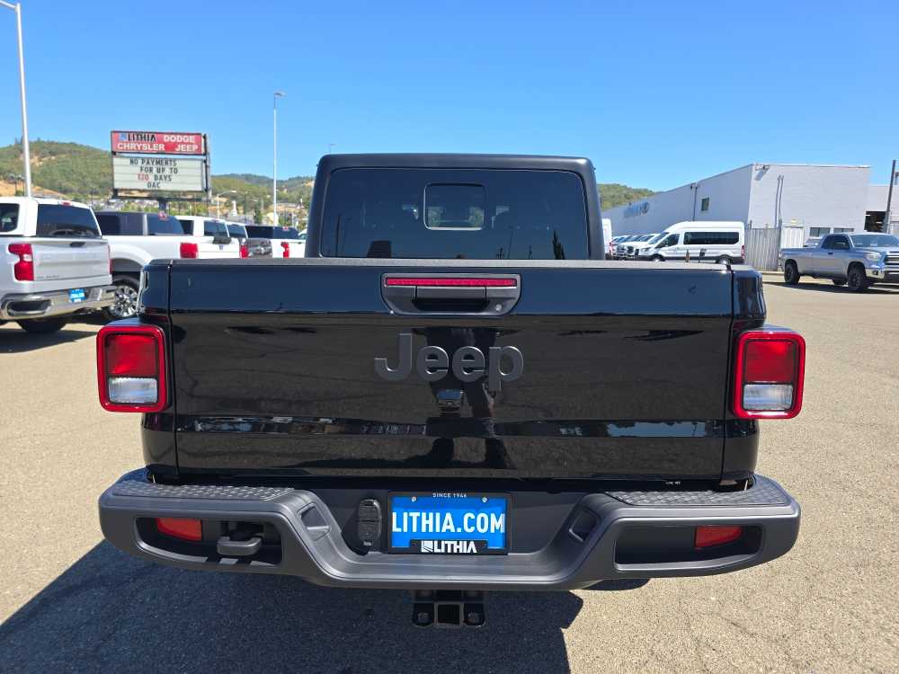 Thumbnail: 2025 Jeep Gladiator - 4