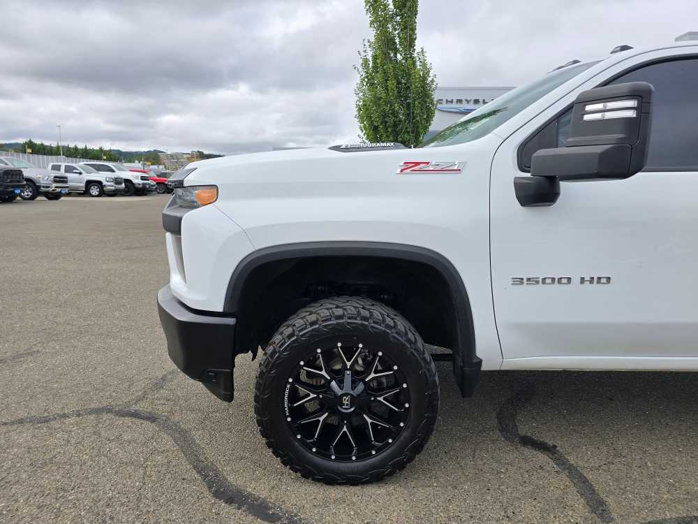 Thumbnail: 2021 Chevrolet Silverado 3500 - 19