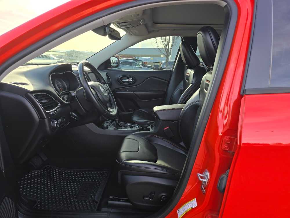 Thumbnail: 2021 Jeep Cherokee - 9