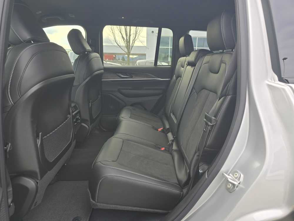 Thumbnail: 2026 Jeep Grand Cherokee - 16