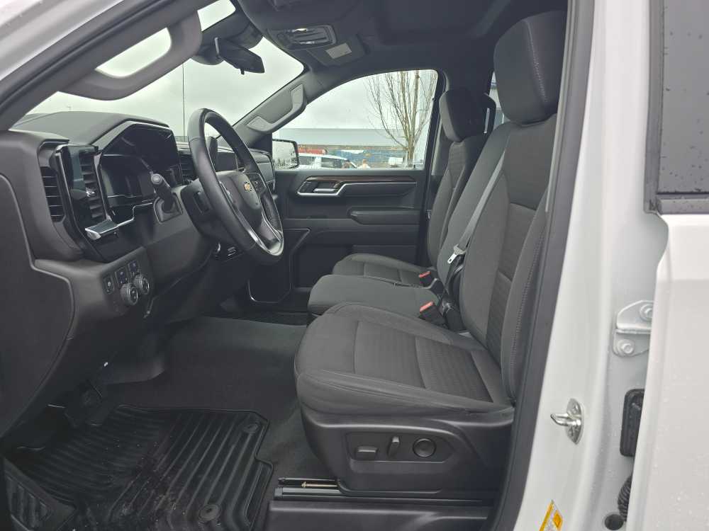 Thumbnail: 2025 Chevrolet Silverado 1500 - 10