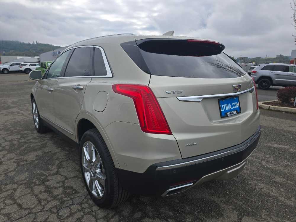 Thumbnail: 2017 Cadillac XT5 - 3