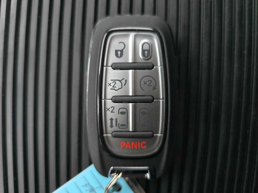 Thumbnail: 2026 Chrysler Pacifica - 22