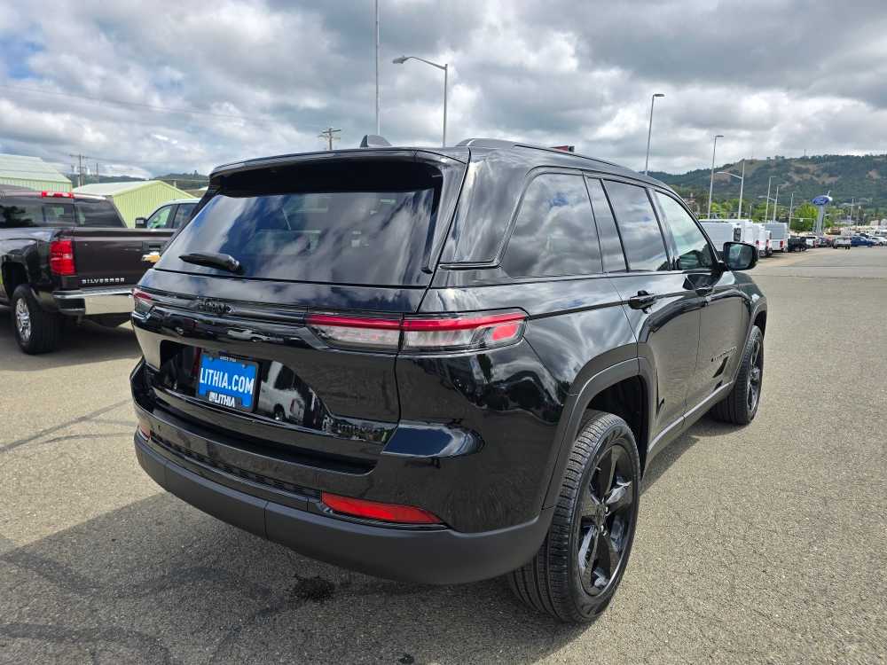 Thumbnail: 2025 Jeep Grand Cherokee - 5