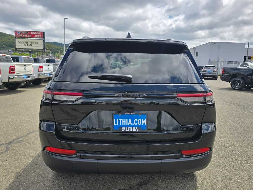 Thumbnail: 2025 Jeep Grand Cherokee - 4