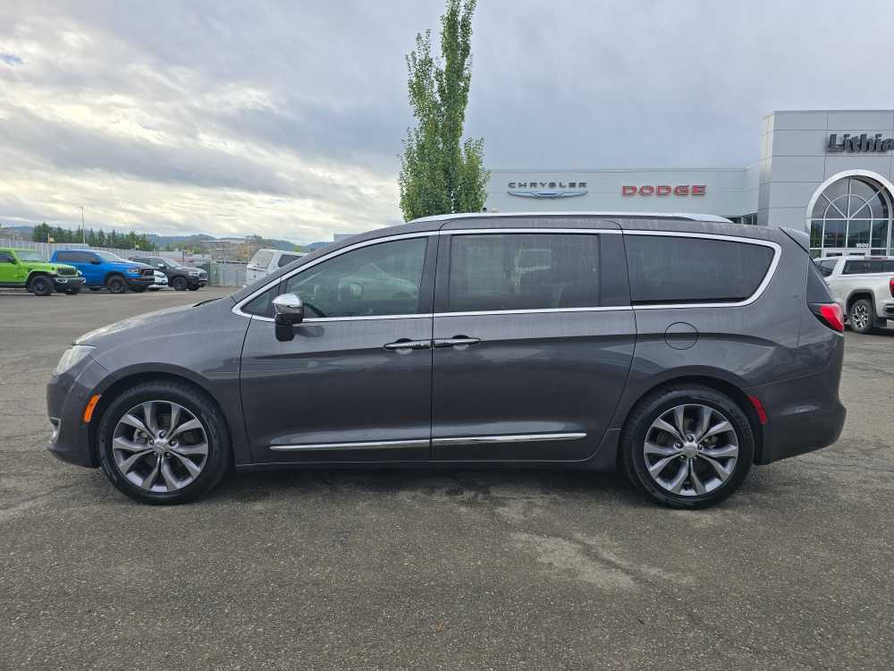 2020 Chrysler Pacifica Limited photo 2