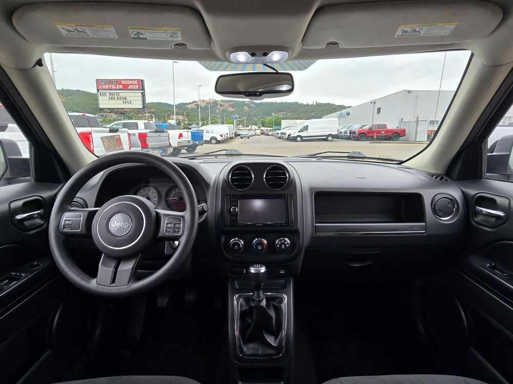 Thumbnail: 2016 Jeep Patriot - 16