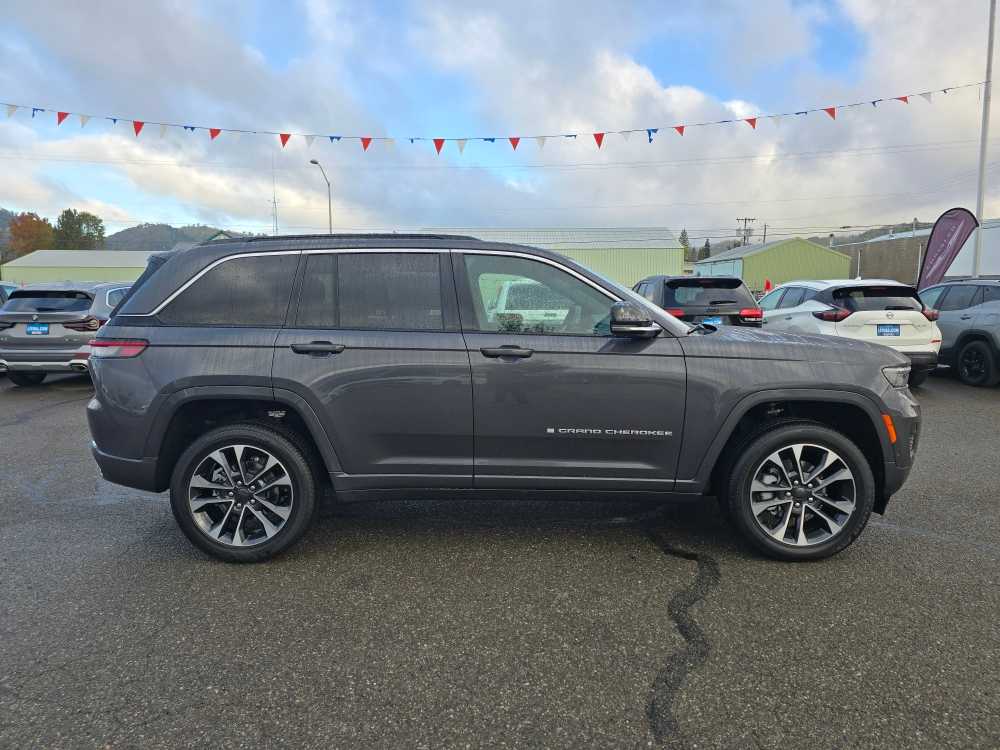 Thumbnail: 2025 Jeep Grand Cherokee - 6