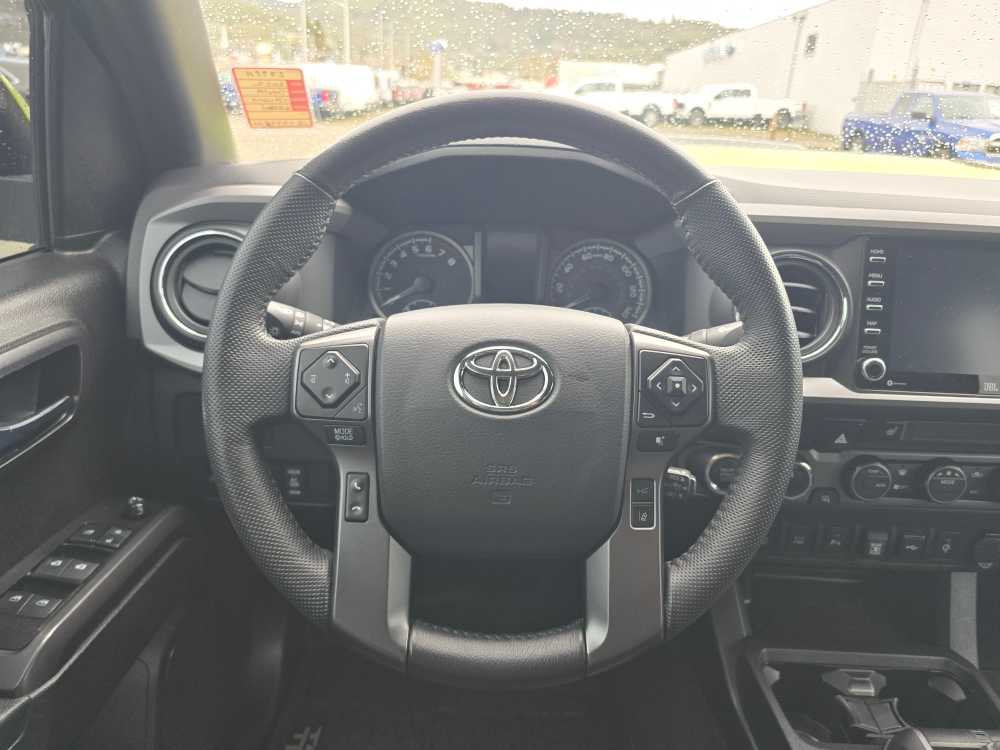 Thumbnail: 2022 Toyota Tacoma - 11