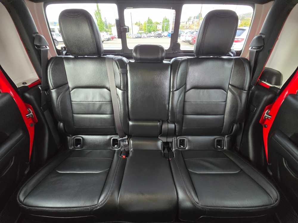 Thumbnail: 2023 Jeep Gladiator - 17