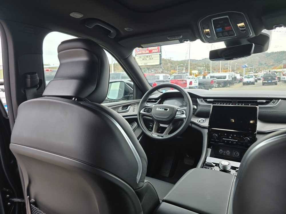 Thumbnail: 2025 Jeep Grand Cherokee L - 10