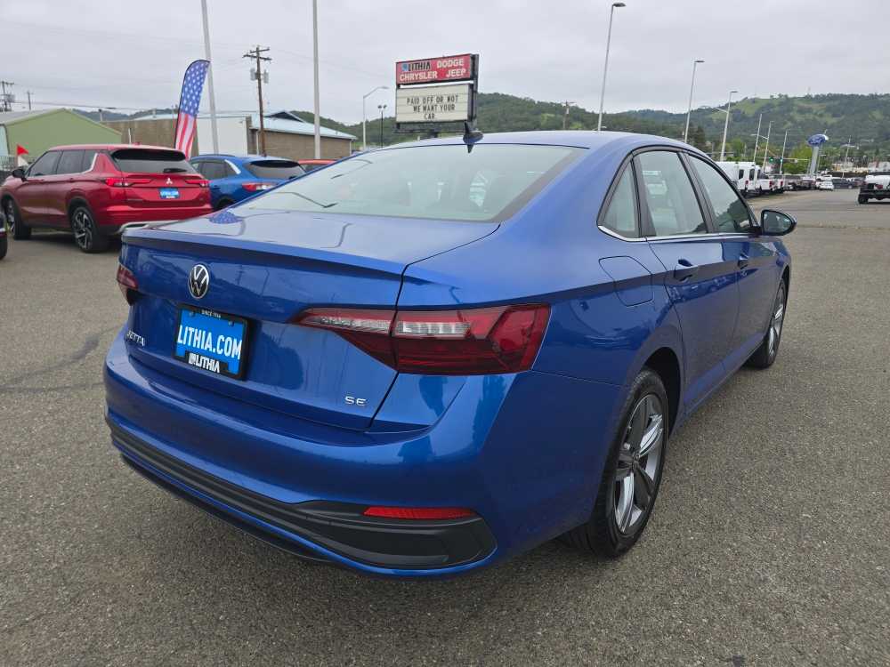 Thumbnail: 2024 Volkswagen Jetta - 5