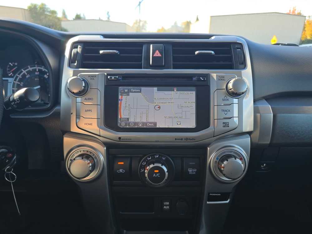 Thumbnail: 2018 Toyota 4Runner - 12