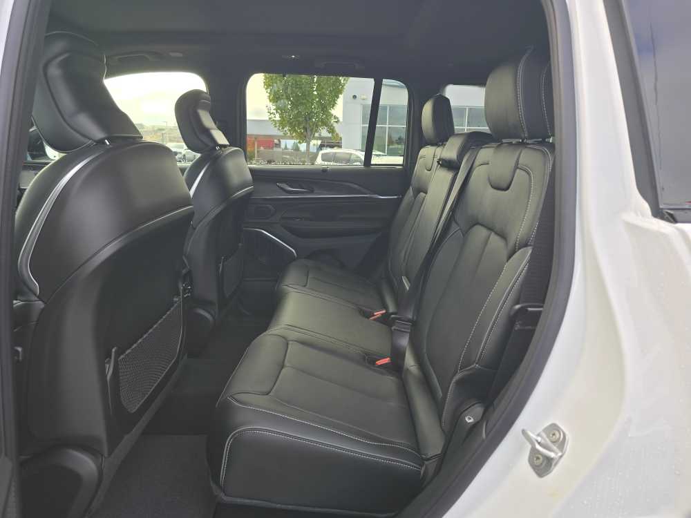 Thumbnail: 2025 Jeep Grand Cherokee - 16