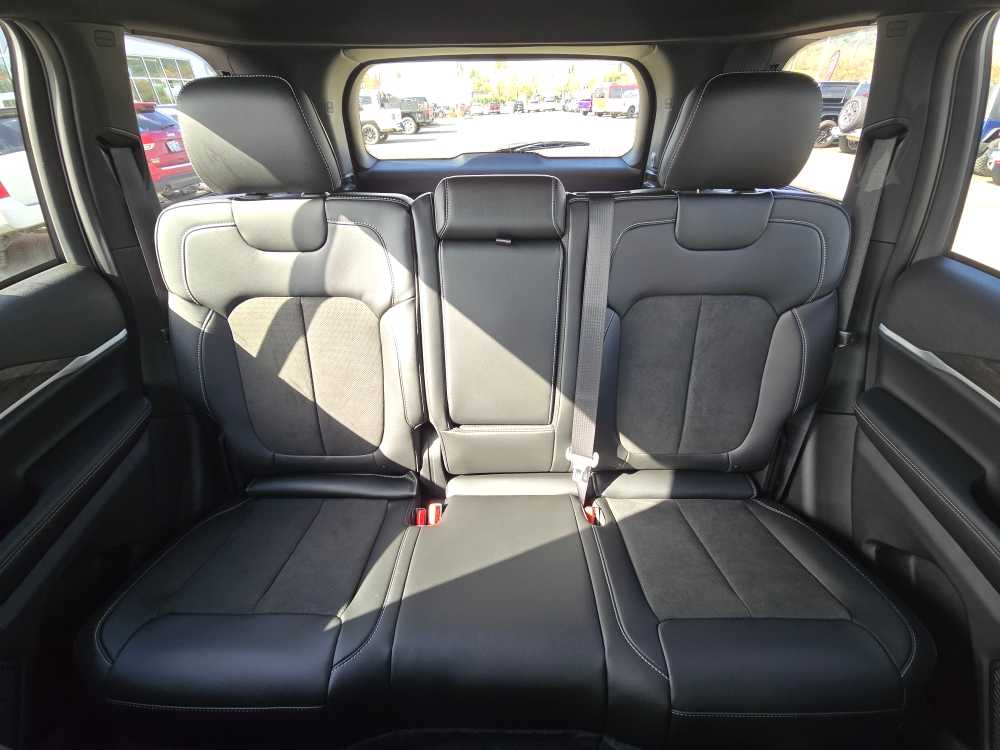 Thumbnail: 2026 Jeep Grand Cherokee - 17