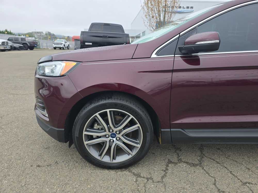 Thumbnail: 2019 Ford Edge - 18