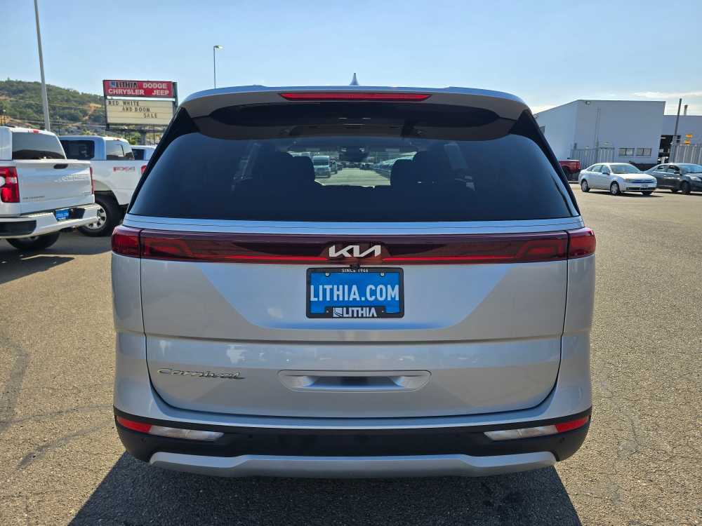 Thumbnail: 2022 Kia Carnival - 4