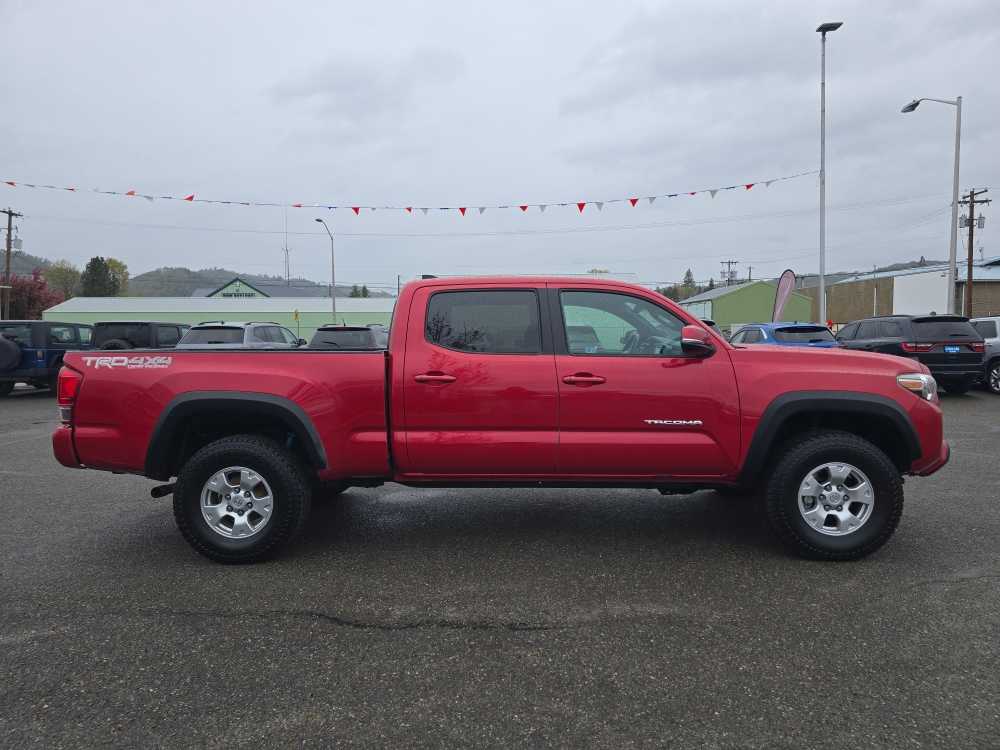 Thumbnail: 2016 Toyota Tacoma - 6