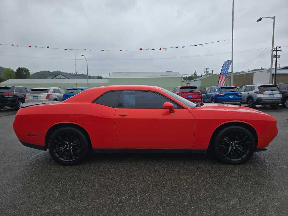 Thumbnail: 2017 Dodge Challenger - 6