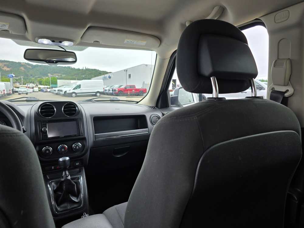 Thumbnail: 2016 Jeep Patriot - 15