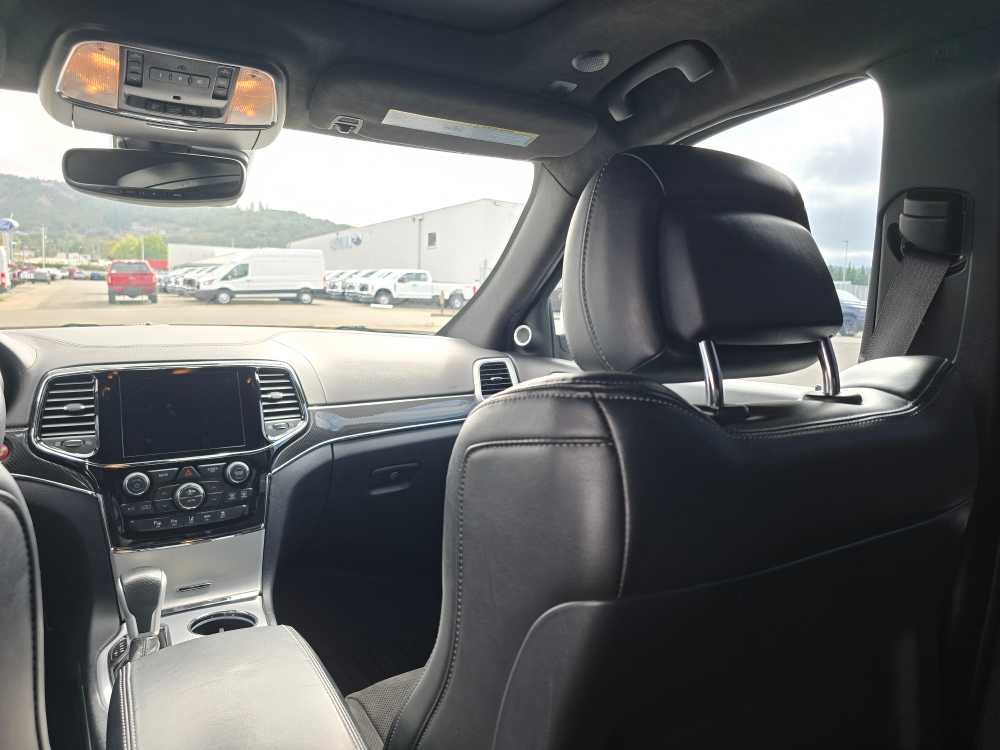 Thumbnail: 2020 Jeep Grand Cherokee - 14