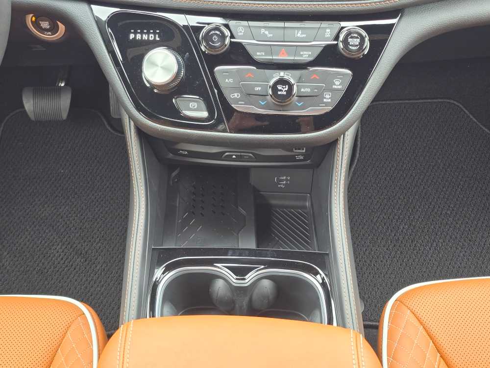 Thumbnail: 2026 Chrysler Pacifica - 13