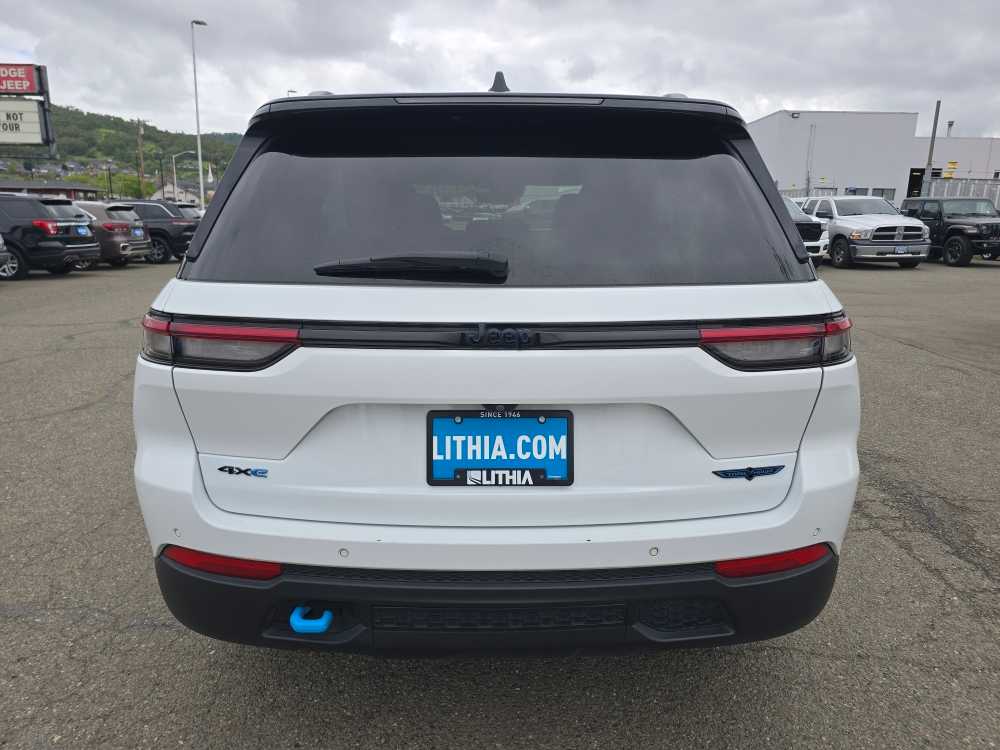 Thumbnail: 2023 Jeep Grand Cherokee - 4