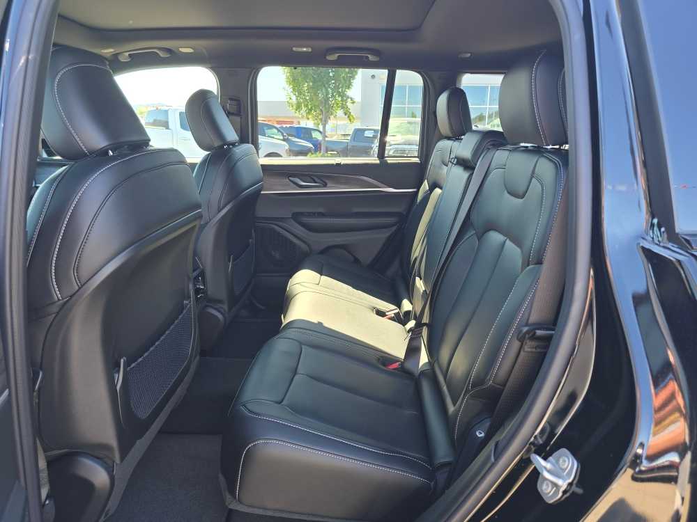 Thumbnail: 2025 Jeep Grand Cherokee - 16