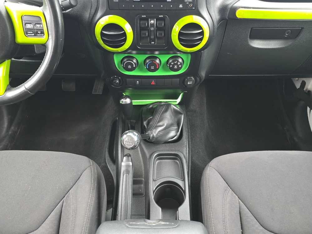 Thumbnail: 2013 Jeep Wrangler - 14
