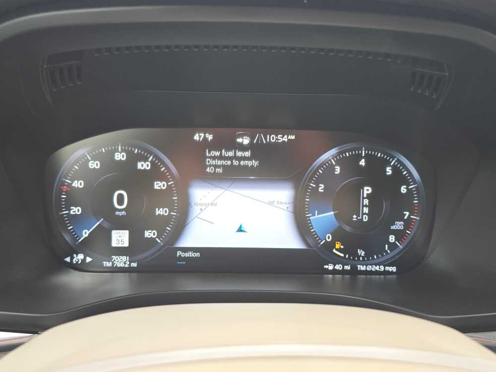 Thumbnail: 2021 Volvo XC60 - 20