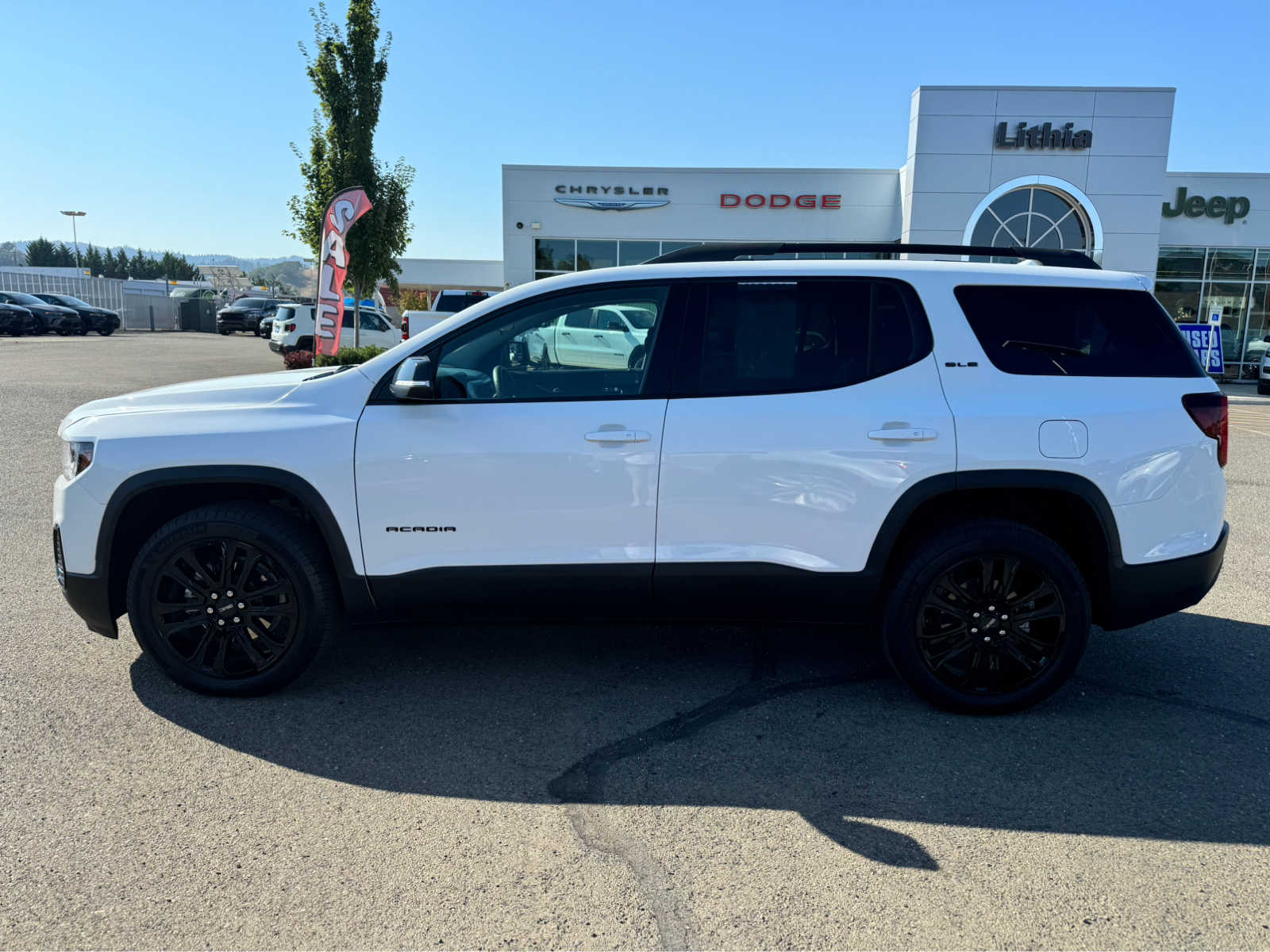 Used 2023 GMC Acadia SLE with VIN 1GKKNRL43PZ185636 for sale in Roseburg, OR