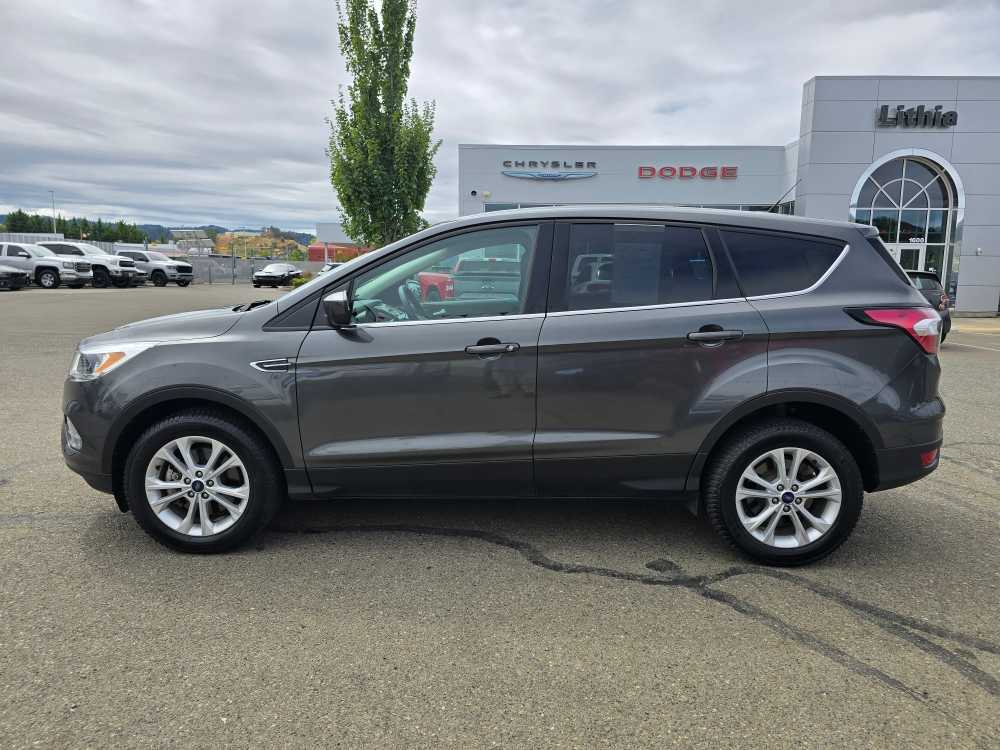 Used 2017 Ford Escape SE with VIN 1FMCU9G90HUE98078 for sale in Roseburg, OR