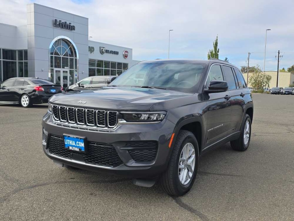 New 2025 Jeep Grand Cherokee Laredo X Sport Utility