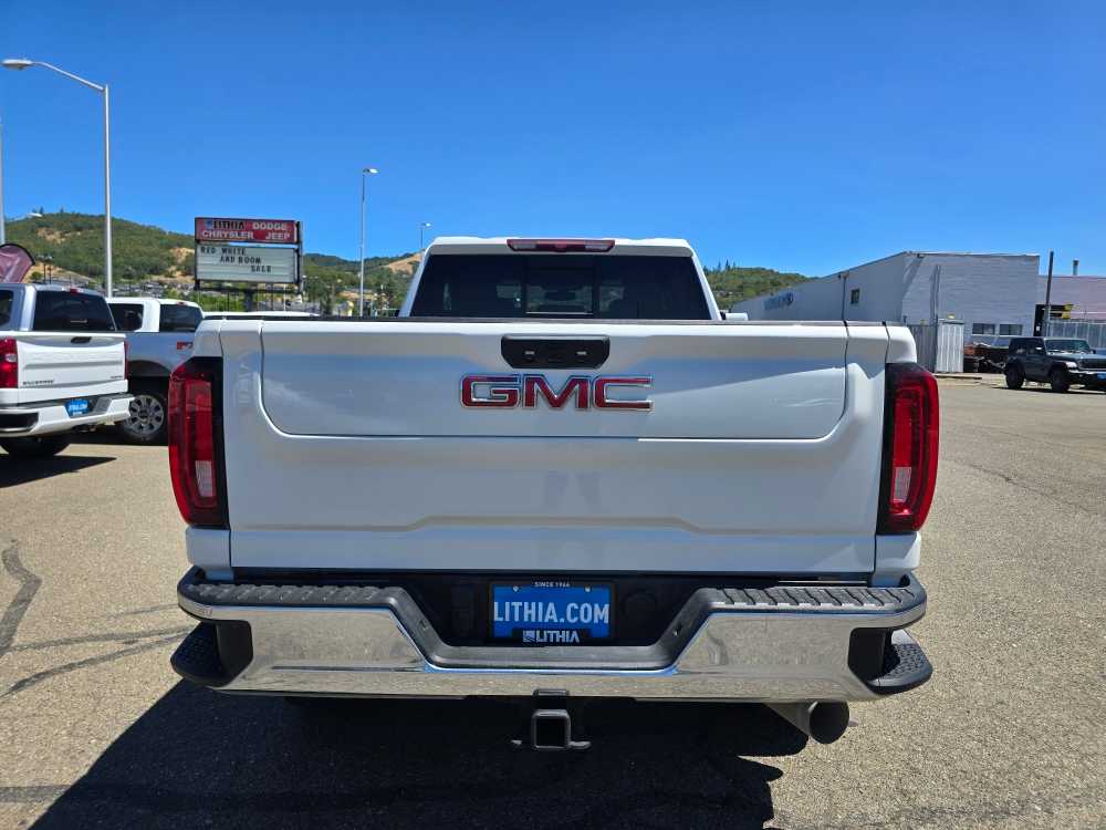Thumbnail: 2021 GMC Sierra 3500 - 4