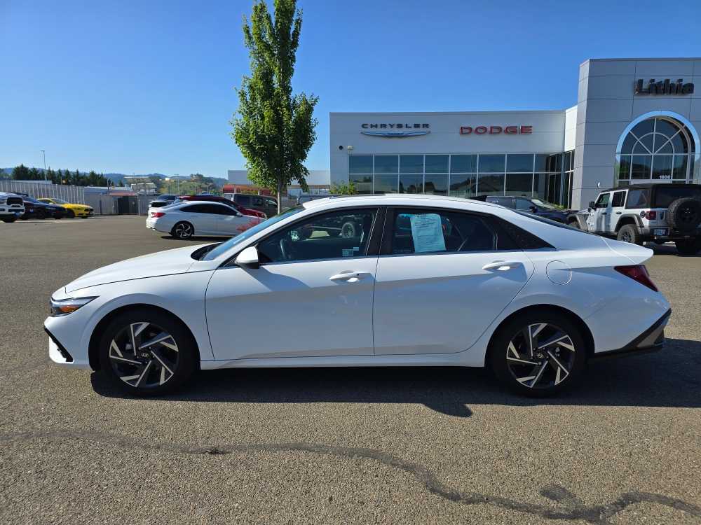 2024 Hyundai Elantra SEL 2