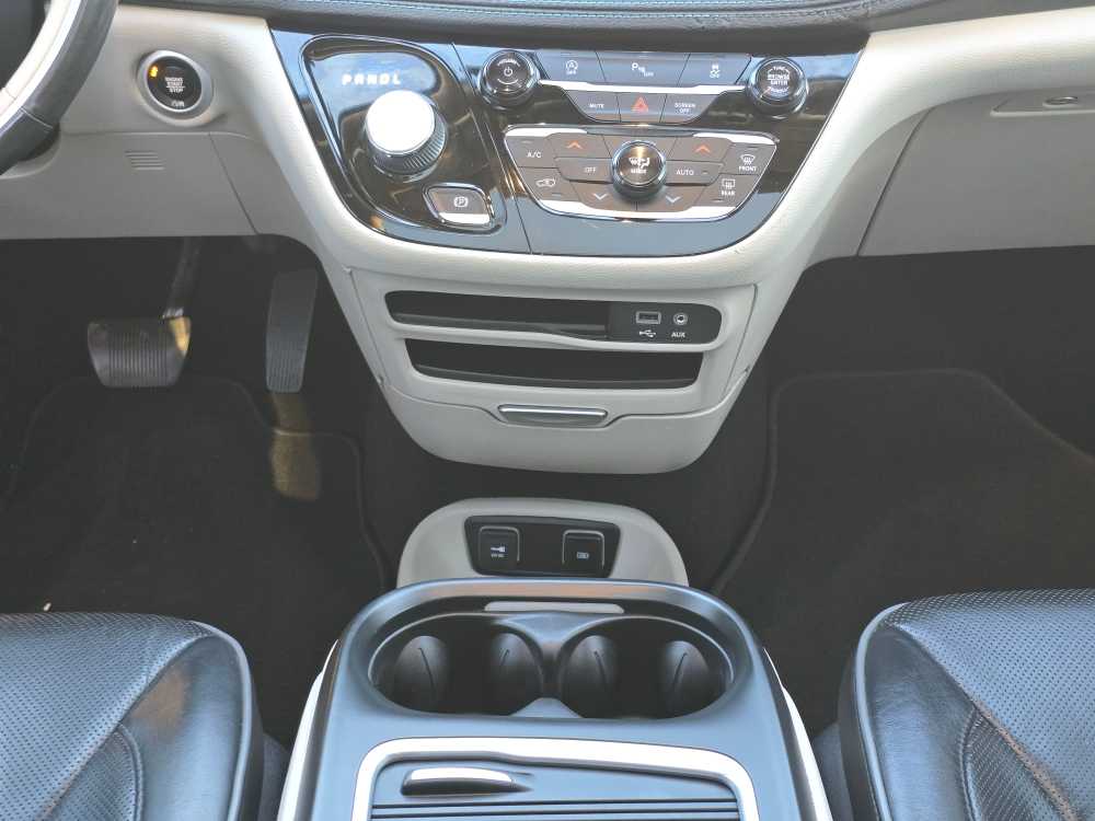 Thumbnail: 2020 Chrysler Pacifica - 13