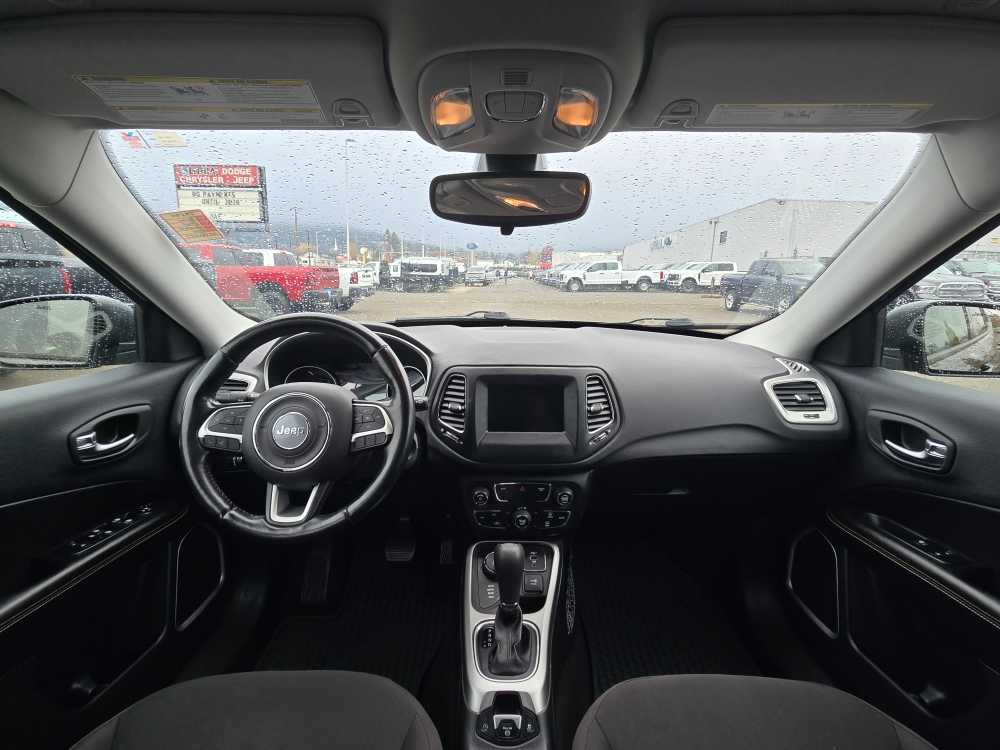 Thumbnail: 2020 Jeep Compass - 15