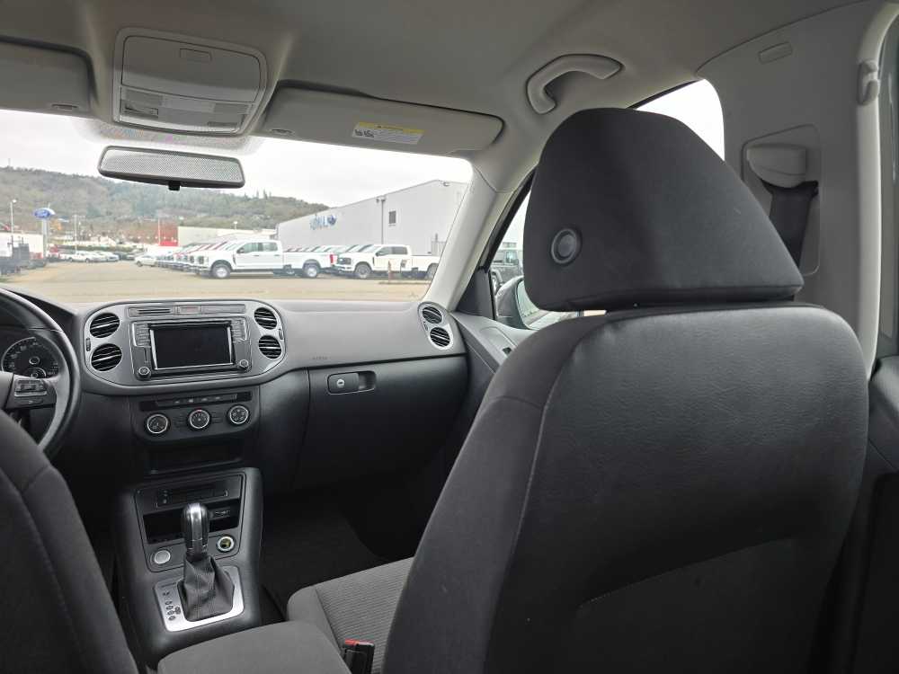 Thumbnail: 2017 Volkswagen Tiguan - 15