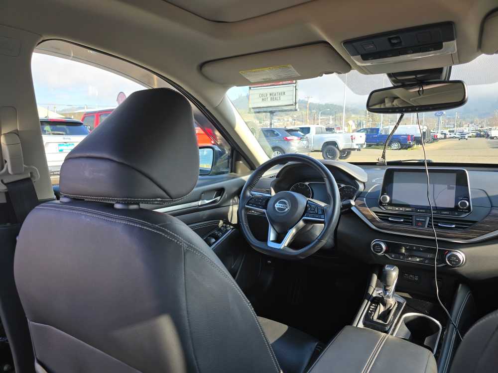 Thumbnail: 2020 Nissan Altima - 10