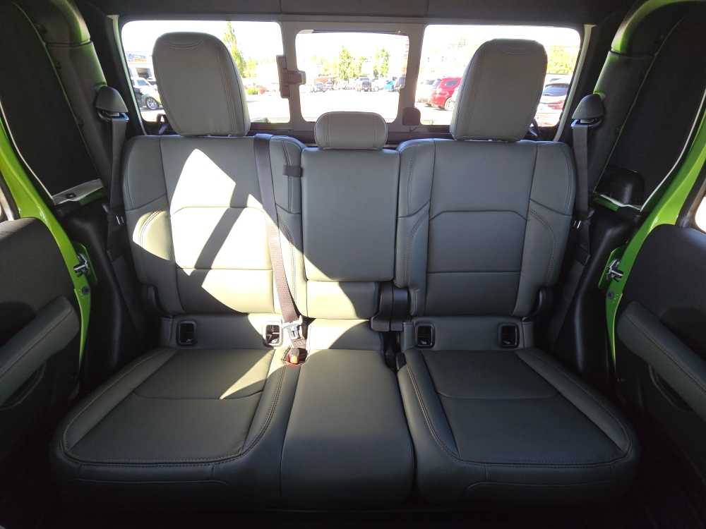 Thumbnail: 2025 Jeep Gladiator - 17