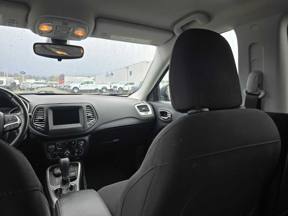 Thumbnail: 2020 Jeep Compass - 14