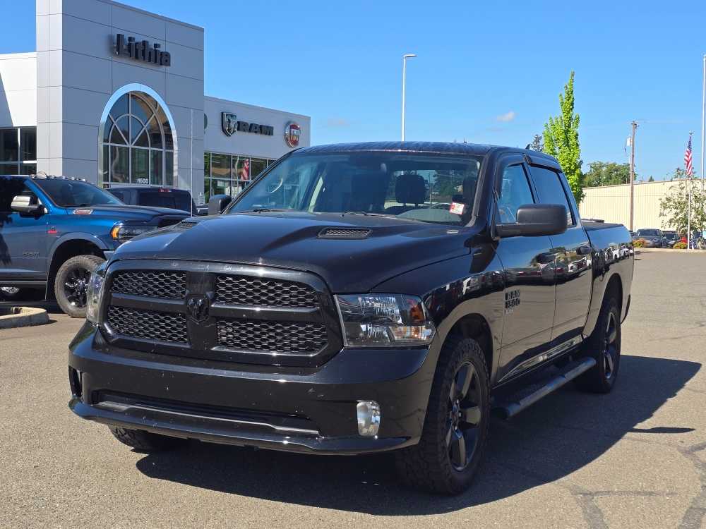 Thumbnail: 2019 RAM 1500 Classic - 1