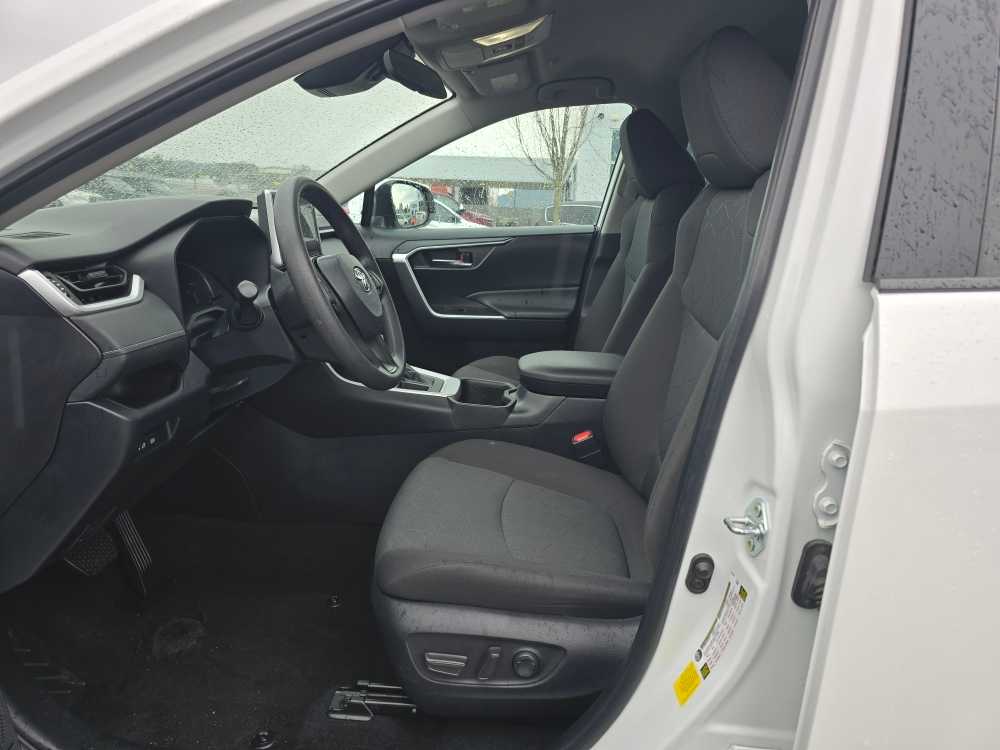 Thumbnail: 2024 Toyota RAV4 - 9