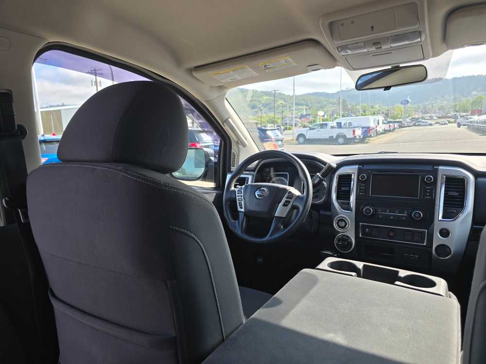 2019 Nissan Titan SV - Photo 11