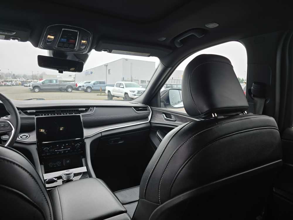 Thumbnail: 2024 Jeep Grand Cherokee L - 14