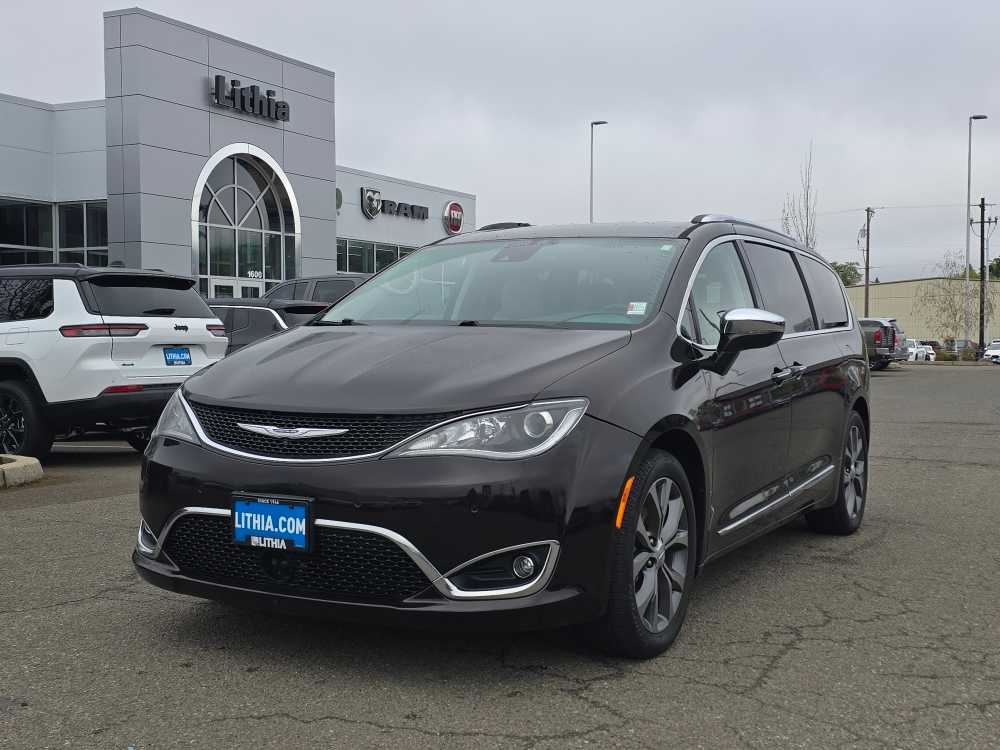Thumbnail: 2017 Chrysler Pacifica - 1