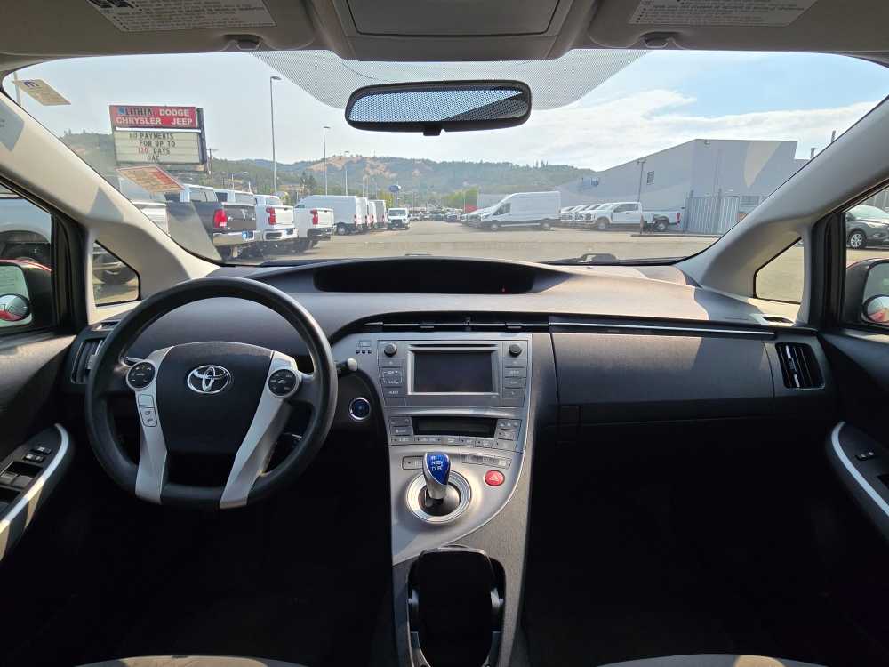 Thumbnail: 2014 Toyota Prius - 16
