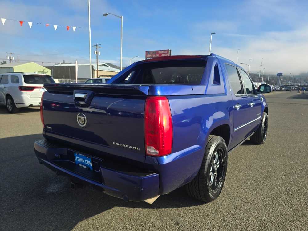 Thumbnail: 2010 Cadillac Escalade - 5