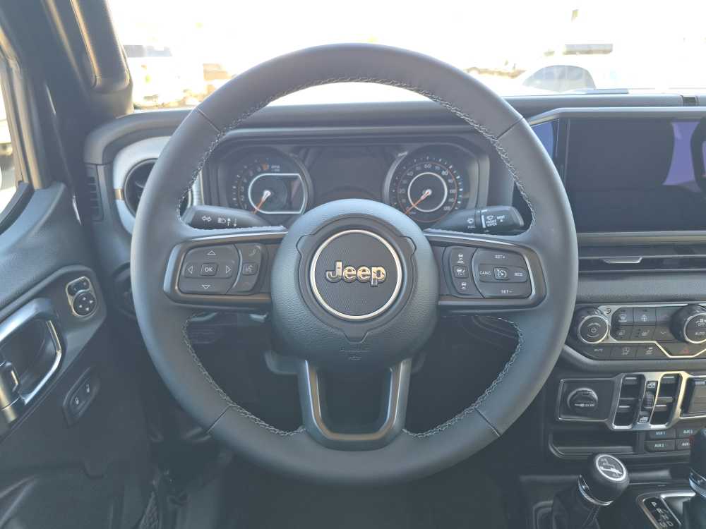 Thumbnail: 2025 Jeep Gladiator - 11