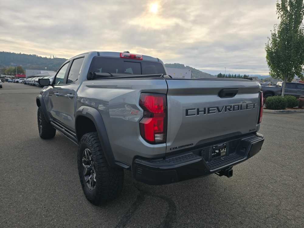 2024 Chevrolet Colorado ZR2 photo 2